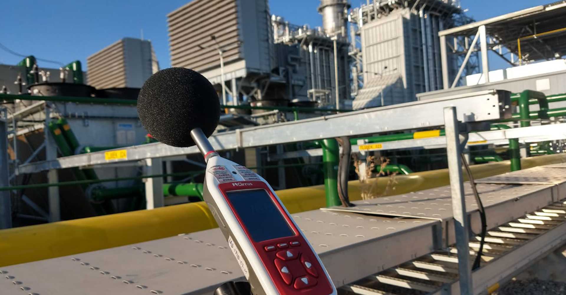 Sonómetro Cirrus en una medición de ruido industrial de Spectrum